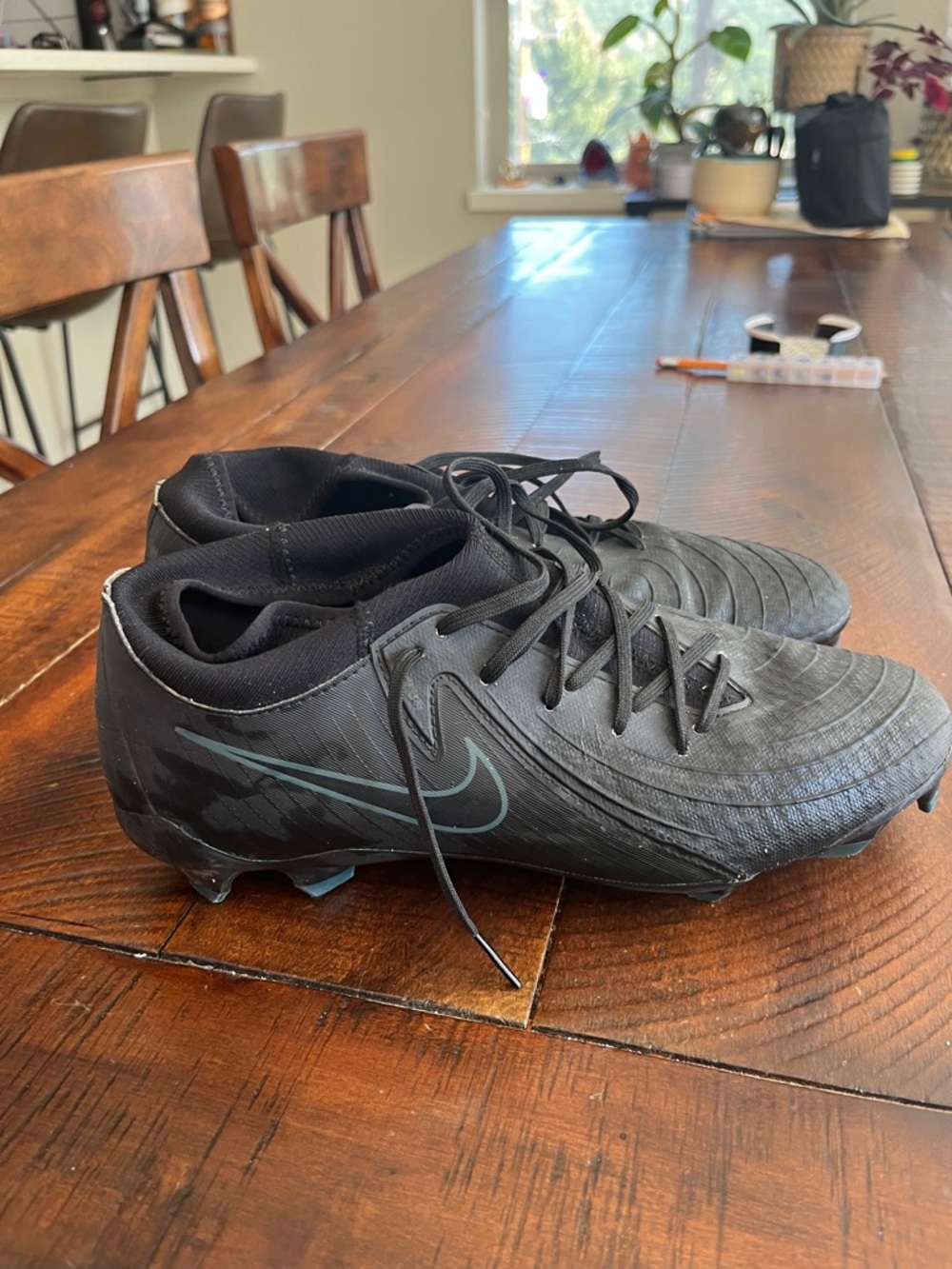 Nike Men’s Black Soccer Cleats with Teal Swoosh cyclone 360